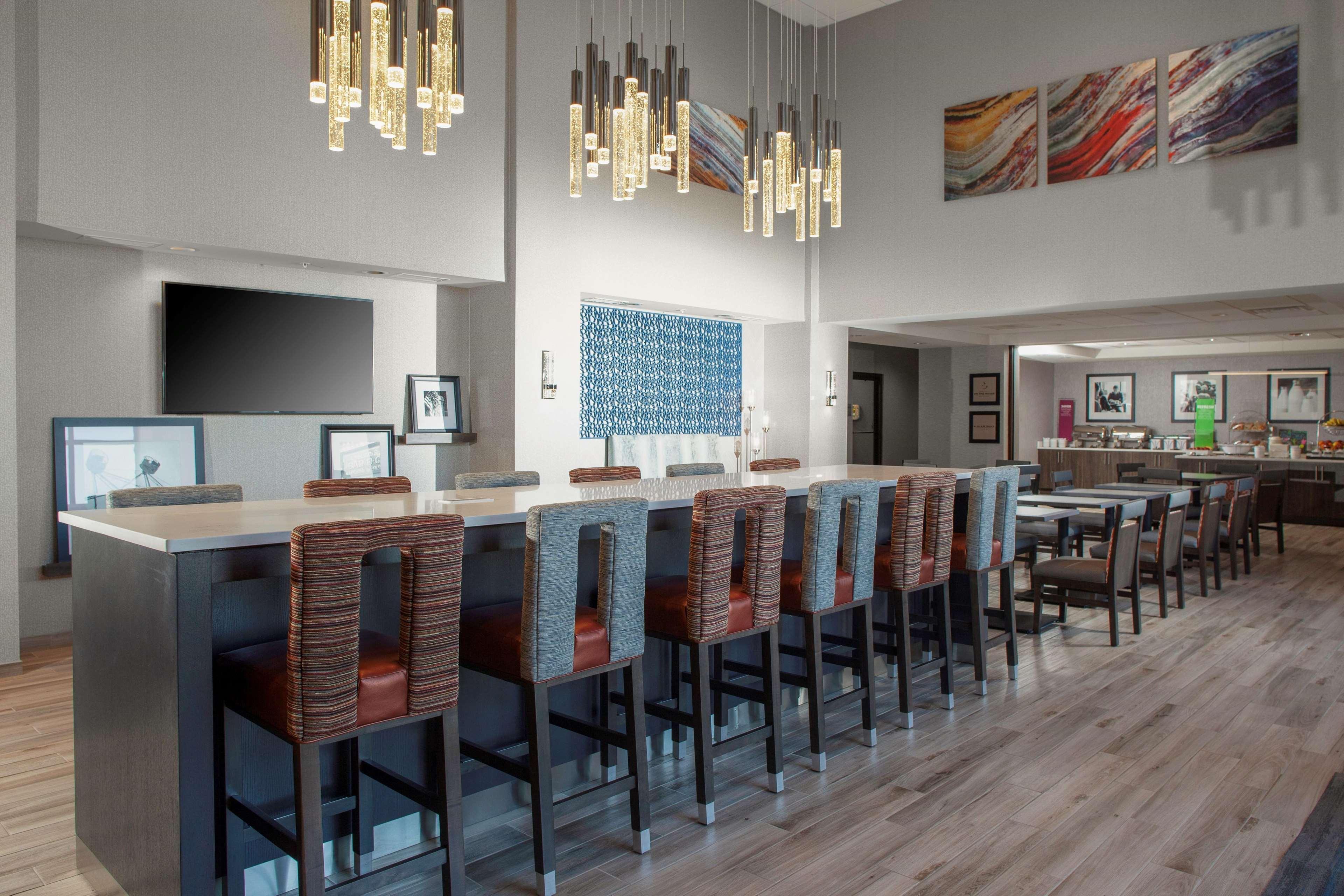 Hampton & Chicago-burr Ridge Hotel