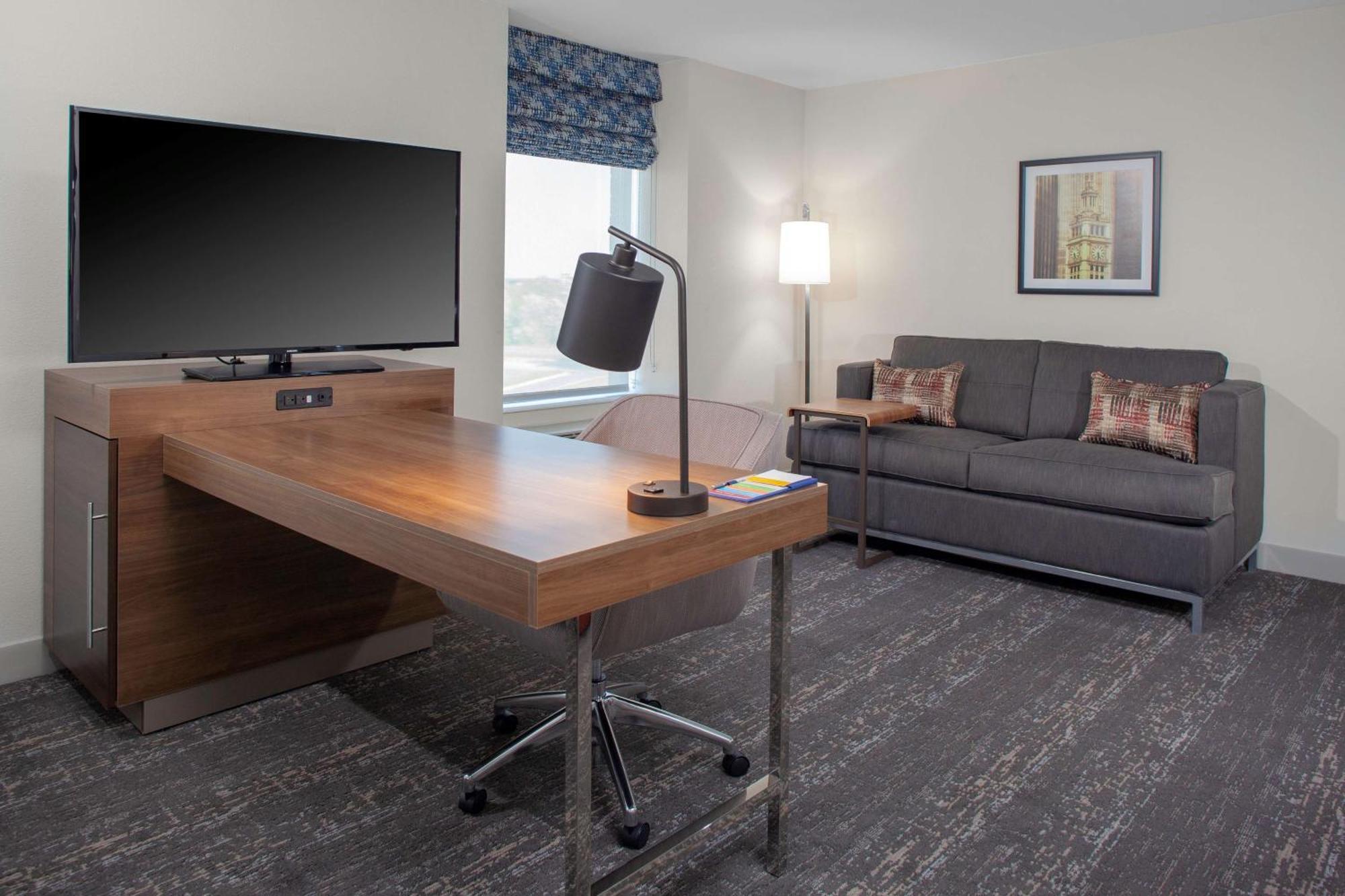 Hotel Hampton & Chicago-burr Ridge 3*